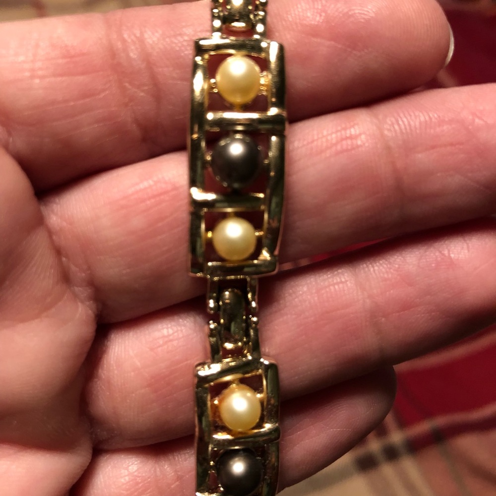 2 bracelets - Picture 4 of 5